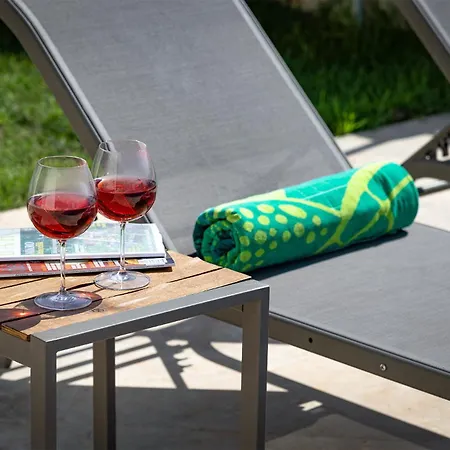 Villa Panoramic Retro